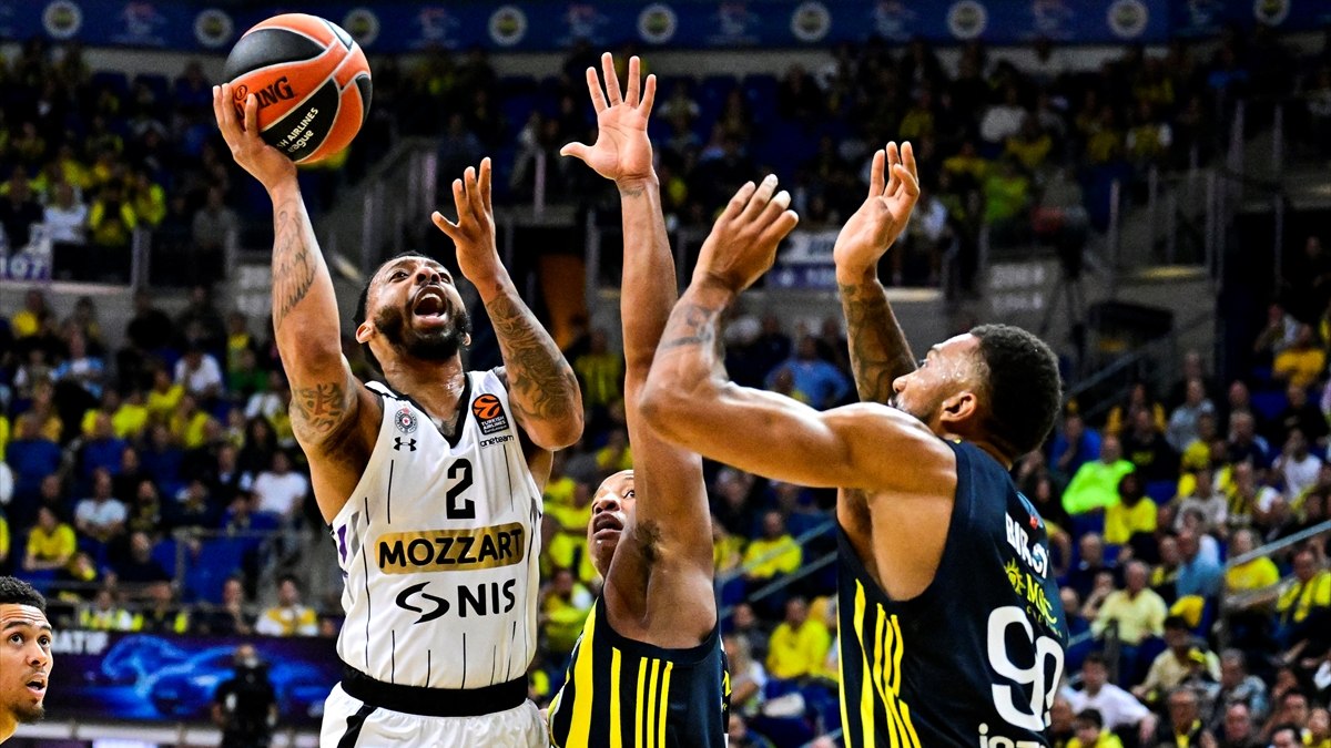 Fenerbahçe, Partizan'ı 89-72 yendi