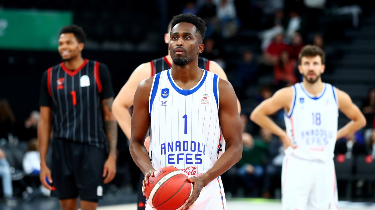 Anadolu Efes, Manisa Basket'i mağlup etti