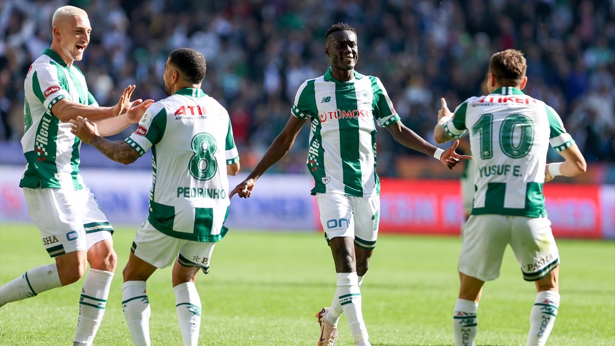 Alassane Ndao hat-trick yaptı! Konyaspor, Başakşehir'i yendi