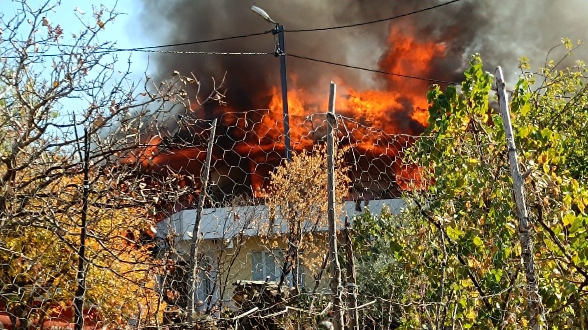 Aydın'daki yangına, yağmur duasına çıkan vatandaşlardan hızlı müdahale