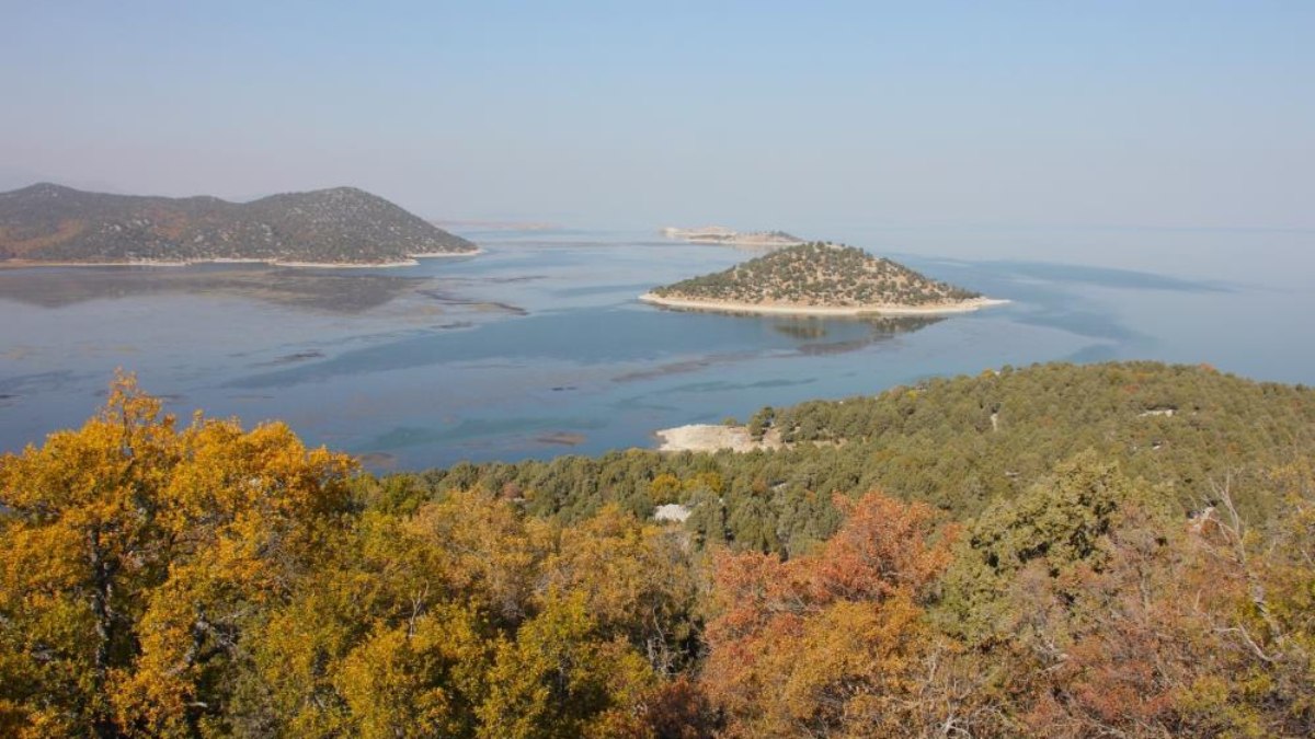 Konya Hacıakif Adası görenleri büyülüyor