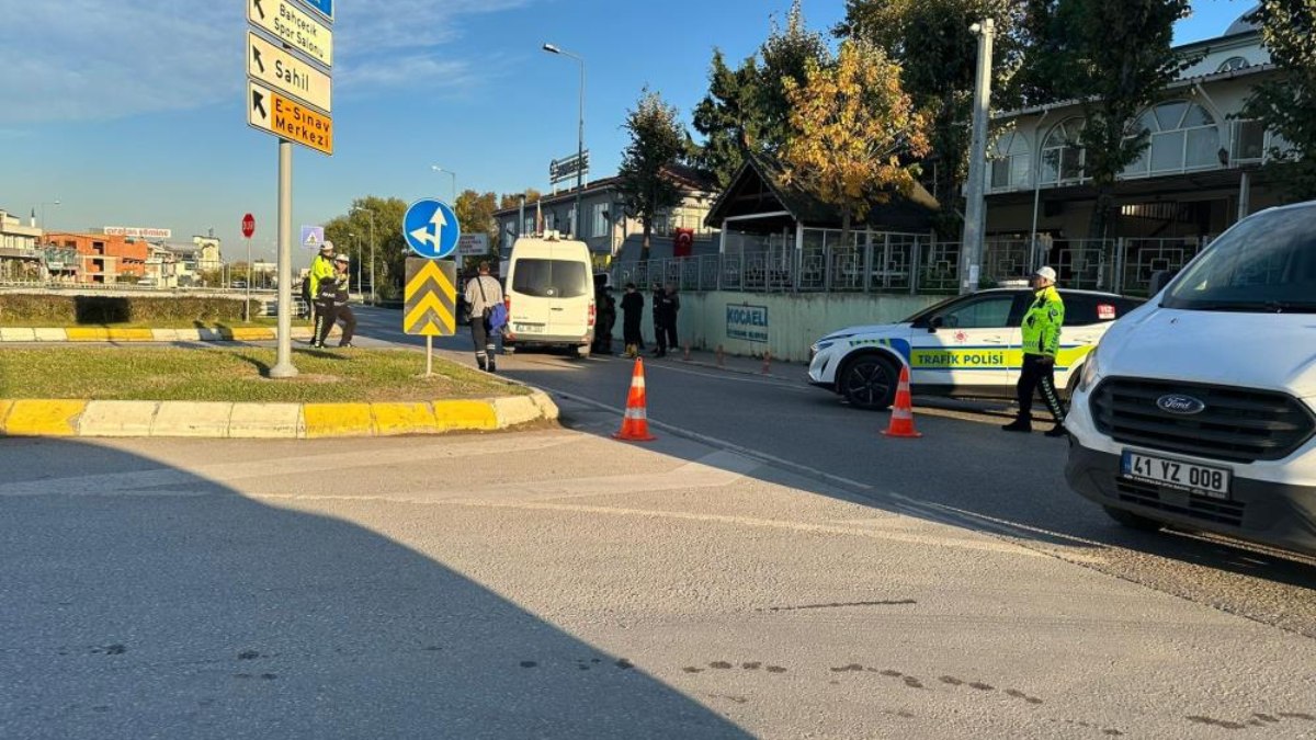 Kocaeli'de şüpheli çanta polisi alarma geçirdi