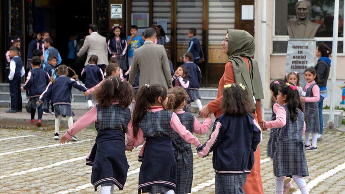 Okullara tatil müjdesi: 9 güne çıkarıldı