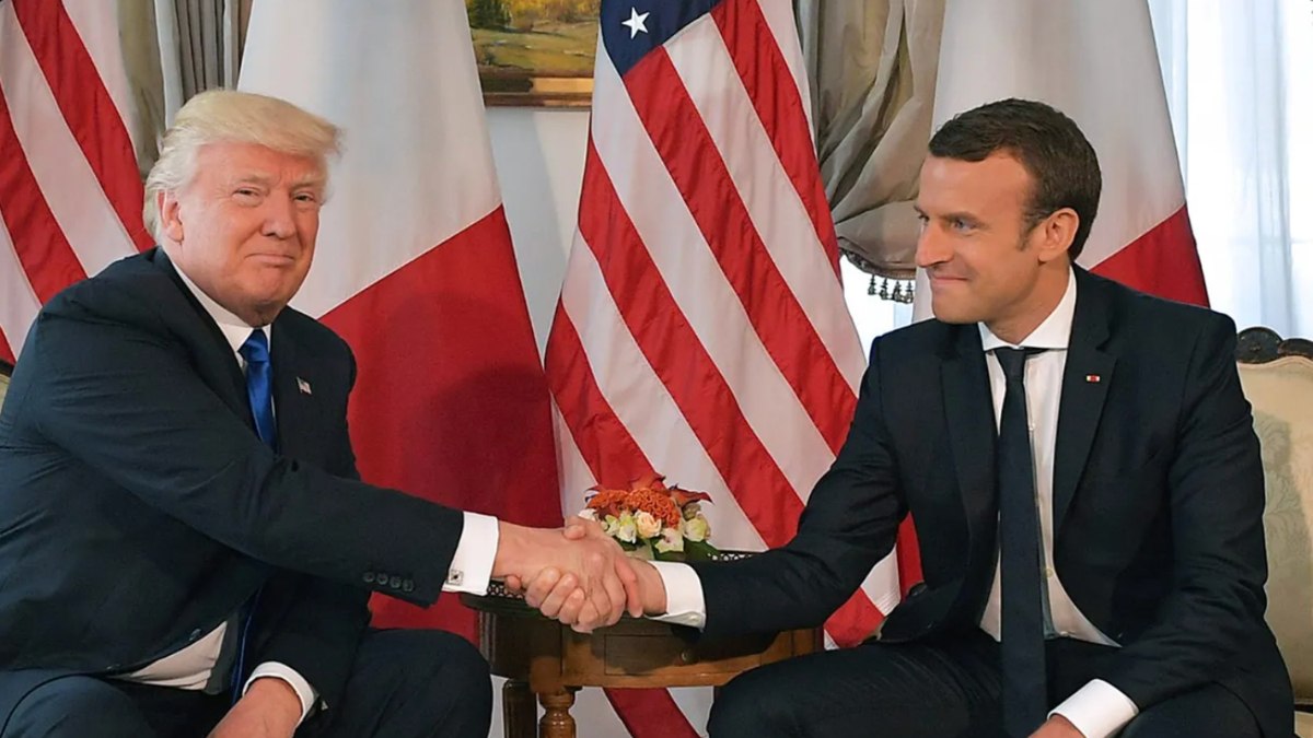 Emmanuel Macron, Donald Trump'ı tebrik etti