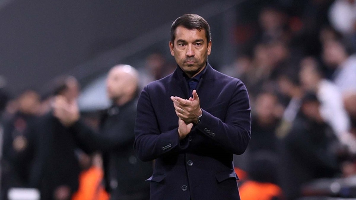 Giovanni van Bronckhorst: Canavar gibi defans yaptık