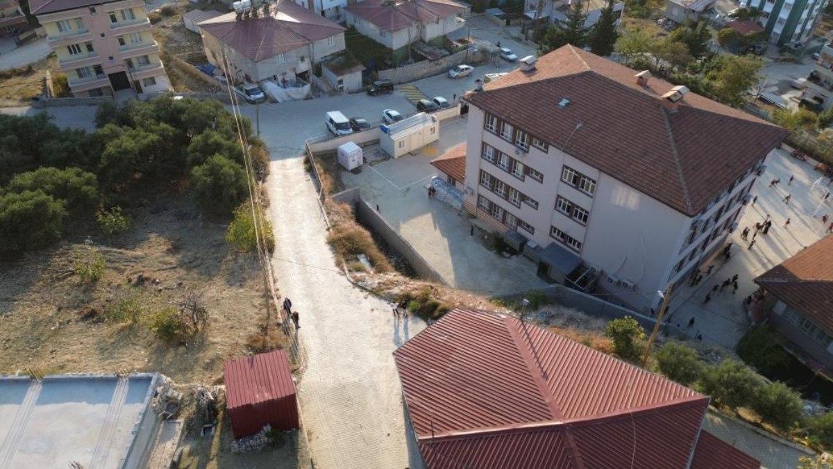 Hatay'da vatandaşlar, kazaların yaşandığı yol için çözüm bekliyor