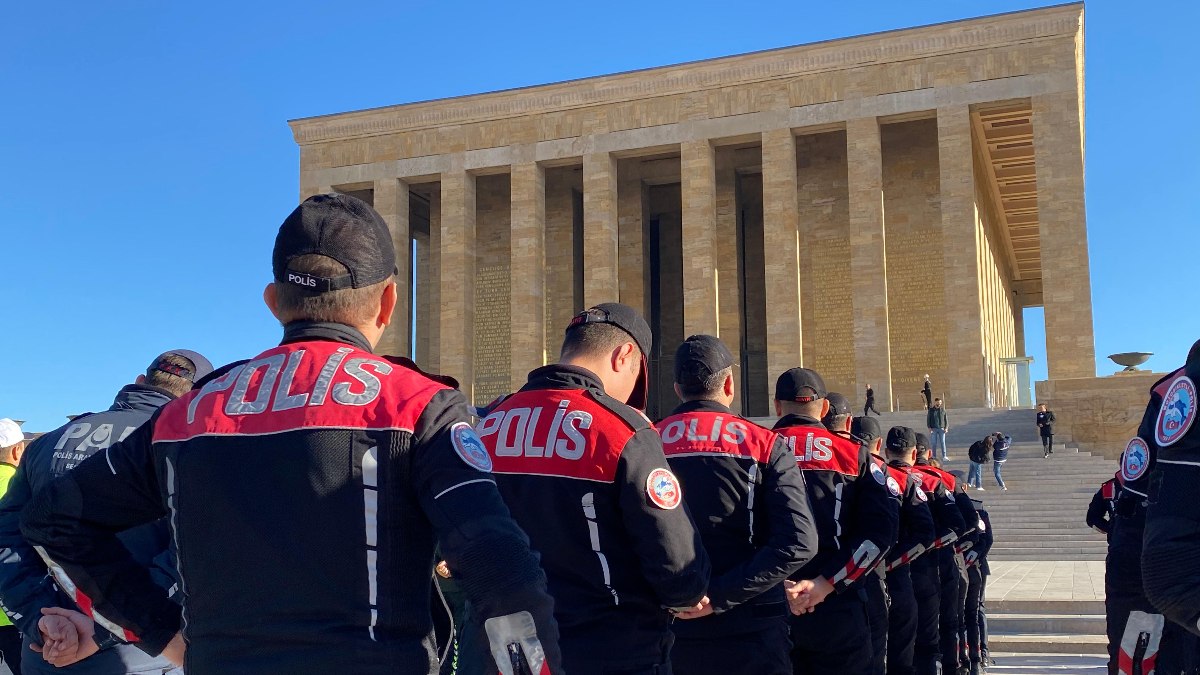 Emniyet teşkilatından Anıtkabir'e ziyaret