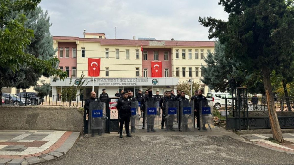 Şanlıurfa'da kayyum eylemlerinde polise saldıran 10 kişi tutukland