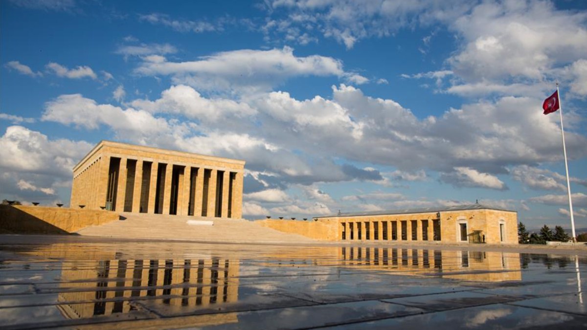 MSB'nin tarihi Anıtkabir fotoğraflarını paylaşmasıyla tarih canlandı