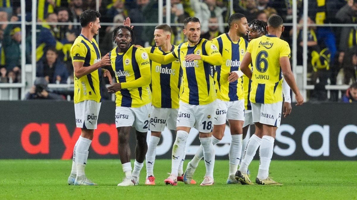 Fenerbahçe, Sivasspor karşısında farklı kazandı