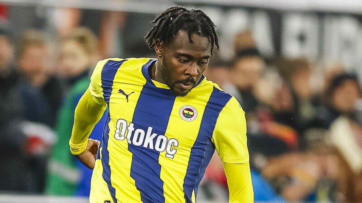 Bright Osayi Samuel, Fenerbahçe'deki 100. lig maçına çıktı