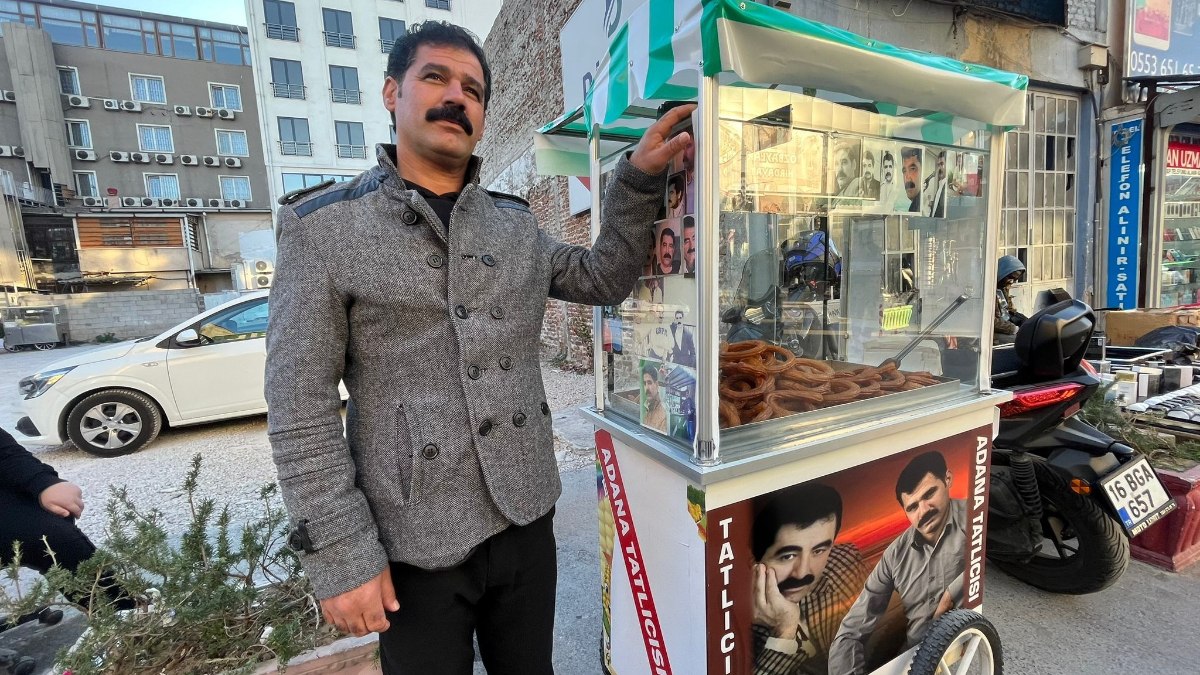 Bursa'da İbrahim Tatlıses hayranı tatlıcı ilgi çekiyor