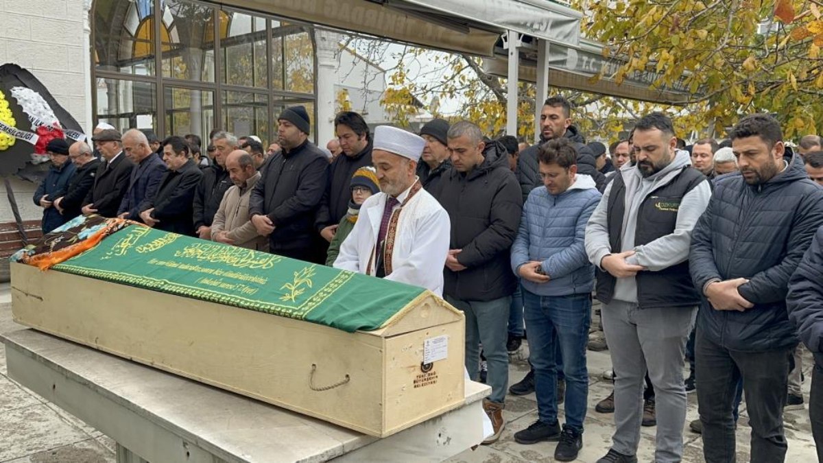 Tekirdağ'da oğul vahşetine kurban giden anneye veda