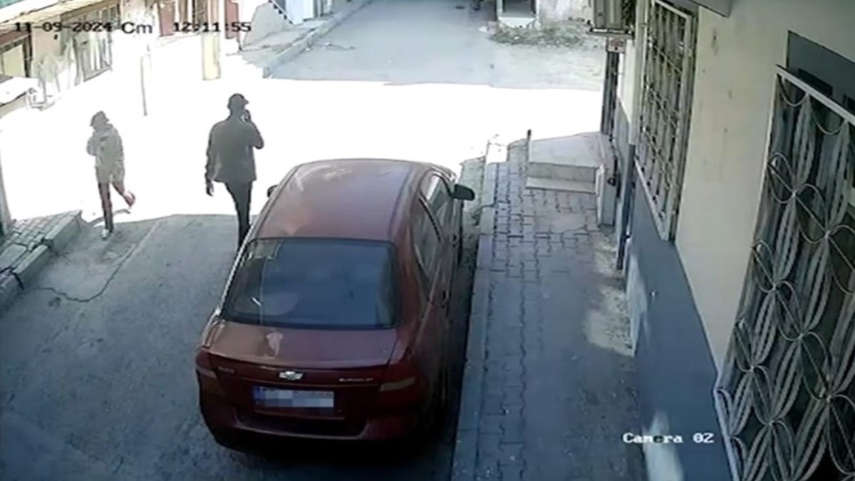 İzmir'de 4 kişiyi dolandıran sahte savcı, sıkı takiple yakalandı