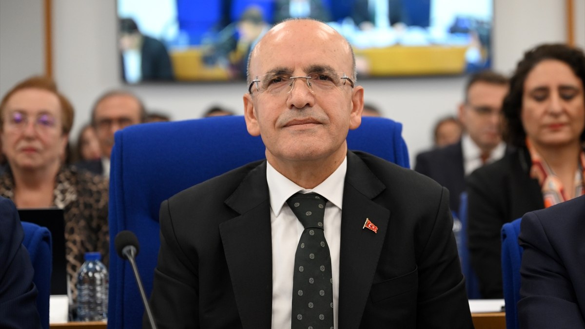 Mehmet Şimşek: Yönetilen fiyatlar hedef enflasyona göre belirlenecek