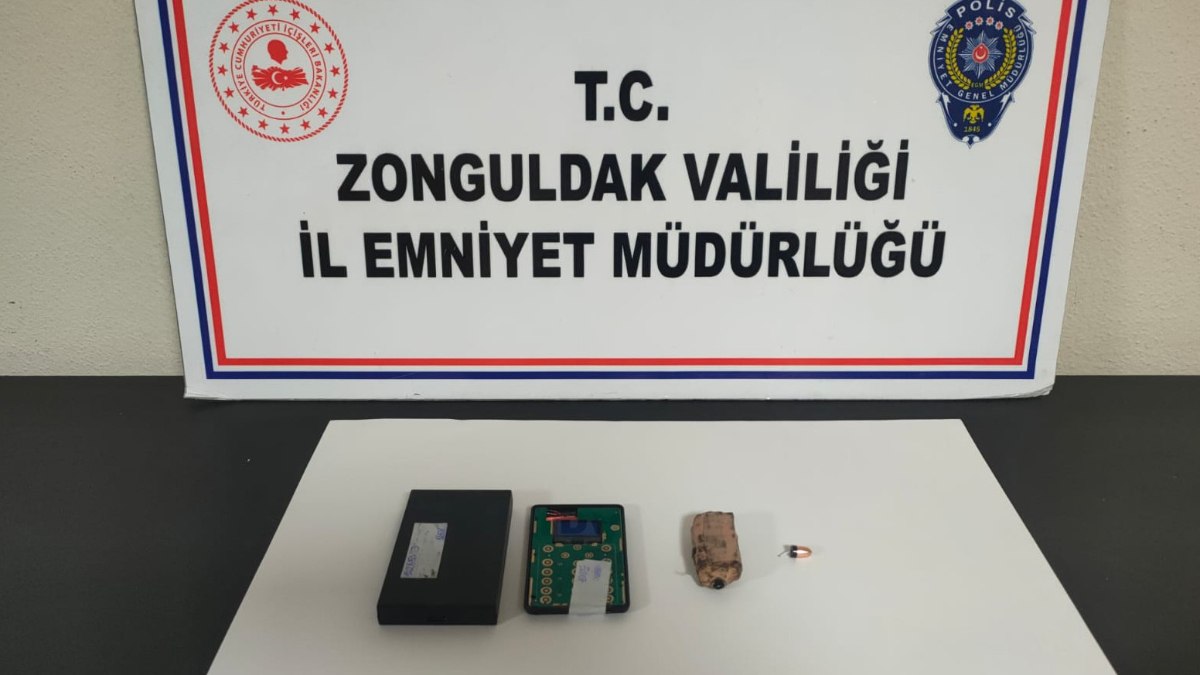 Zonguldak'ta ehliyet sınavında pes dedirten kopya düzeneği