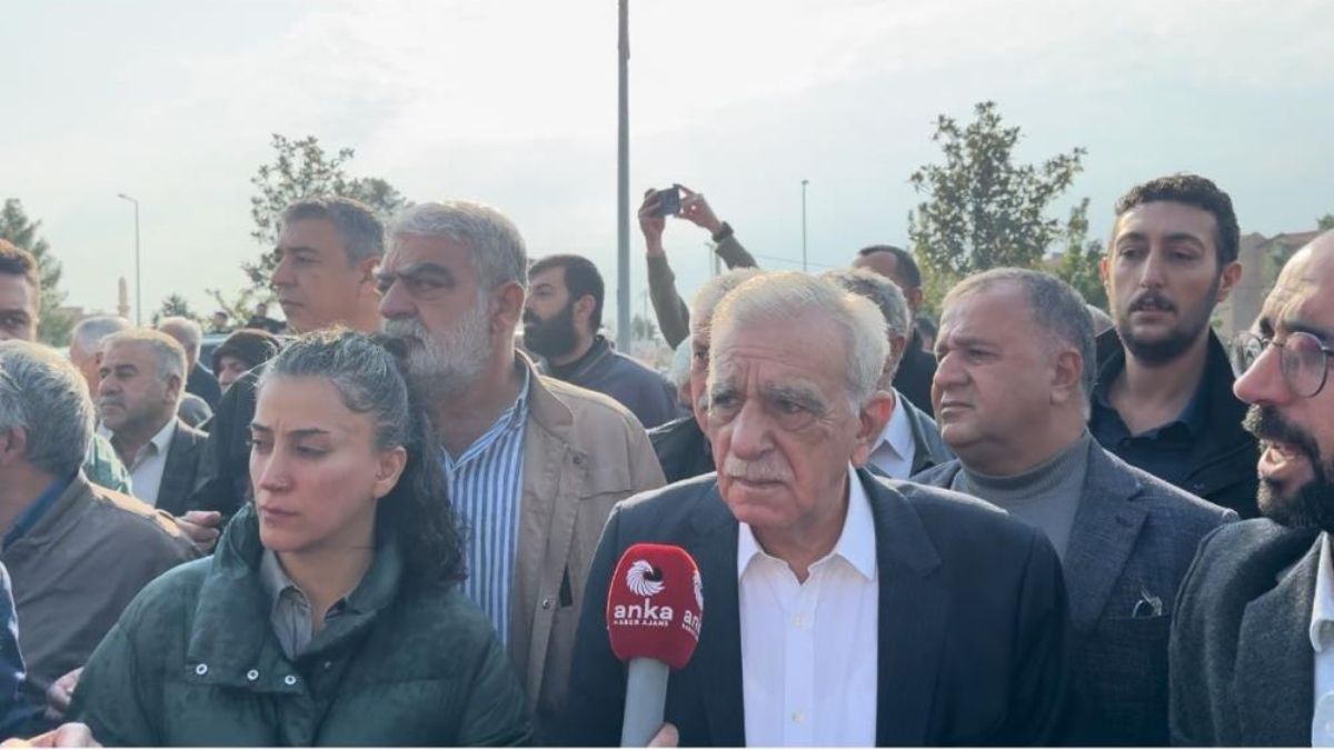 DEM Partili Ahmet Türk ve Devrim Demir'den ihalesiz 504 işlem
