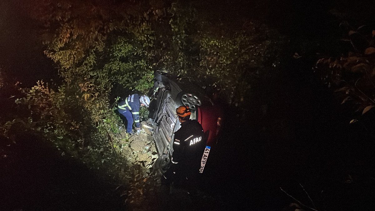 Zonguldak'ta otomobil su kanalına uçtı: 4 yaralı