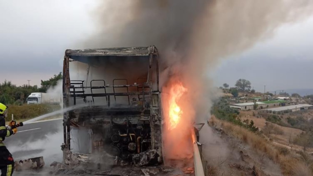 Samsun'da yolcu otobüsü alev alev yandı