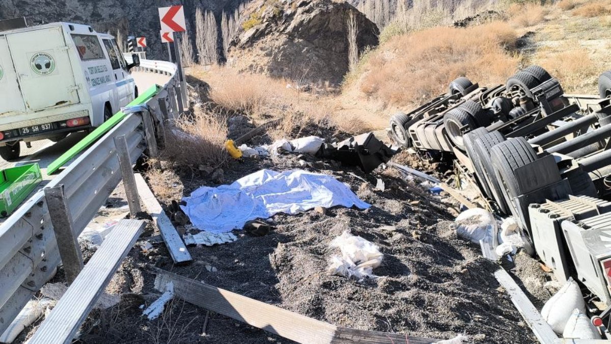 Erzurum'da tır sürücüsünün acı ölümü