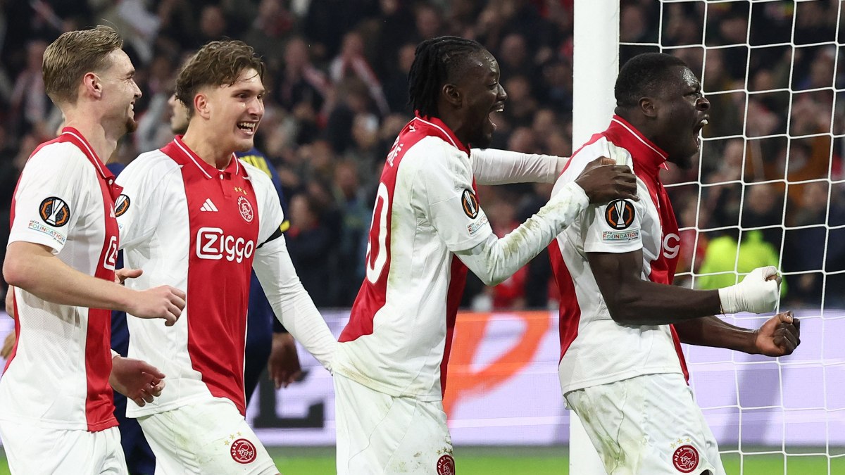 Ajax, 34 sene sonra eski logosuna dönüyor