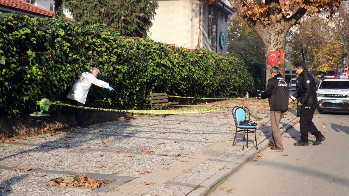 Sakarya'da kadını sokak ortasında öldürdü