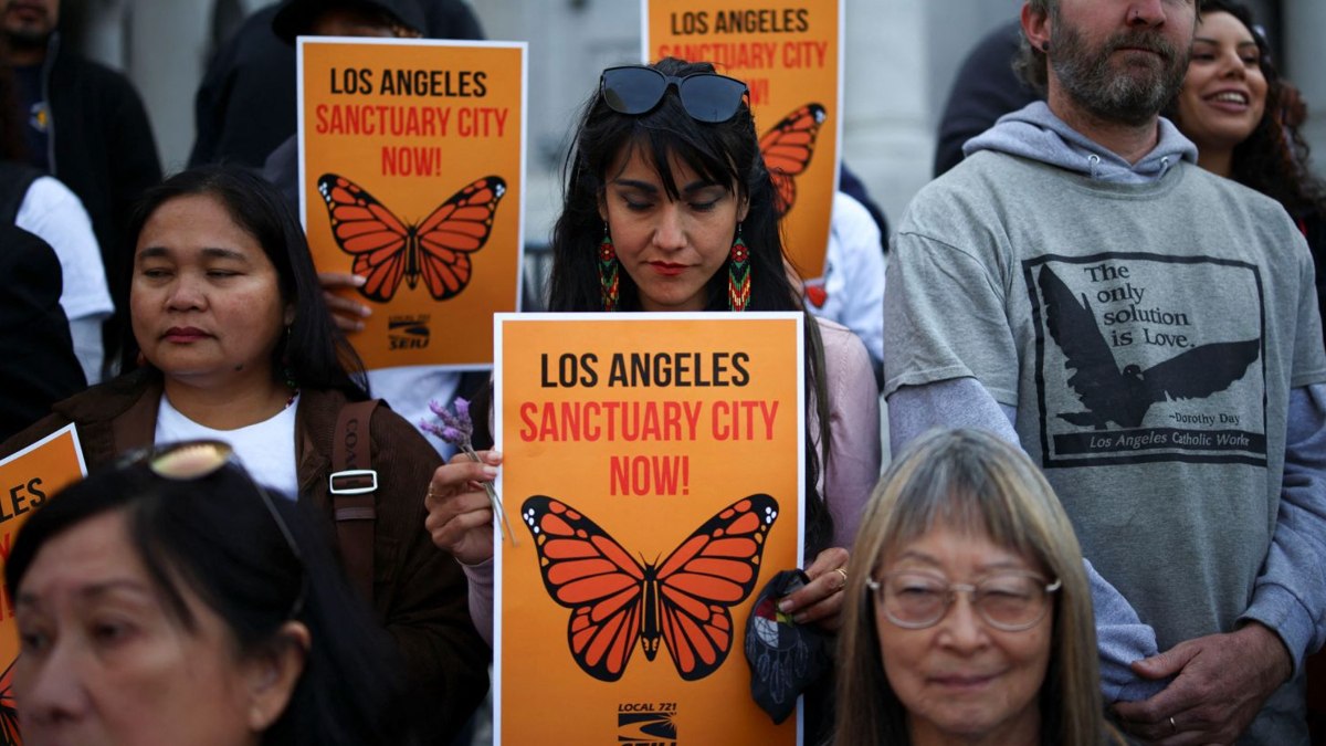 Los Angeles, göçmenleri korumak için 