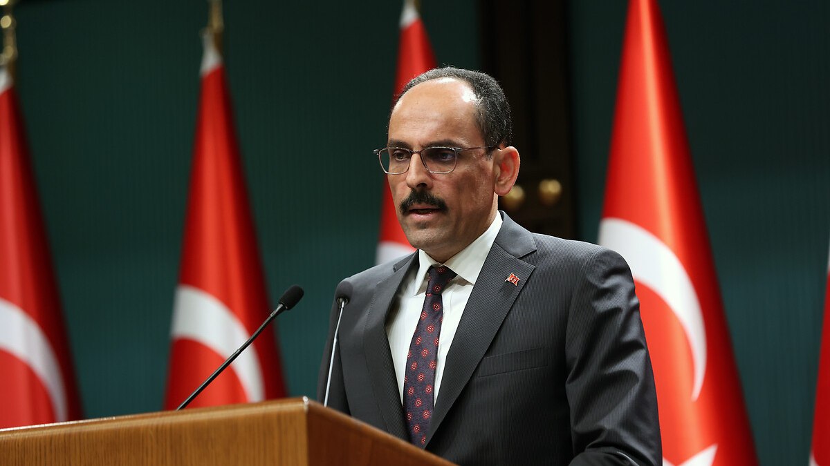 İbrahim Kalın, CHP Genel Merkez’inde Özgür Özel ve MYK üyelerine sunum yaptı