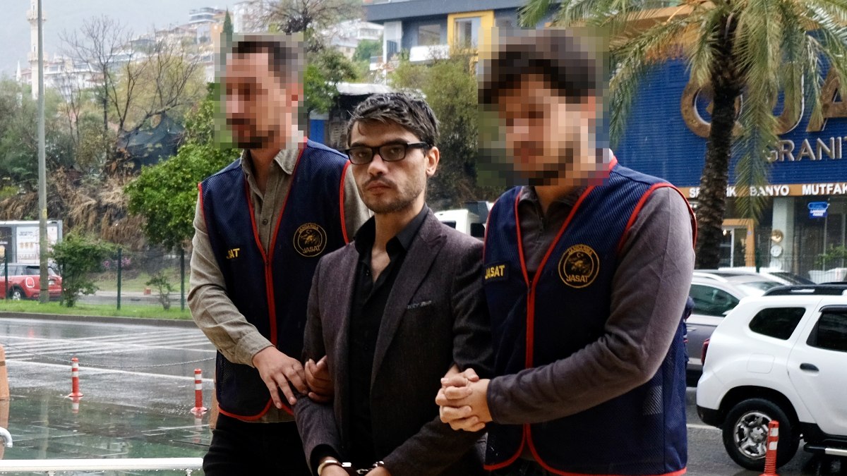 Antalya'da hırsızlık yapan şüphelinin cezaevinden izinli çıktığı öğrenildi