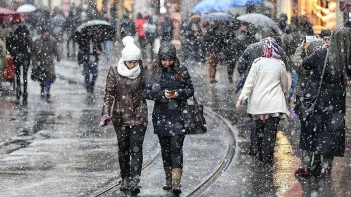 Hava sıcaklıkları düşecek! İstanbul Valiliği'nden kar uyarısı