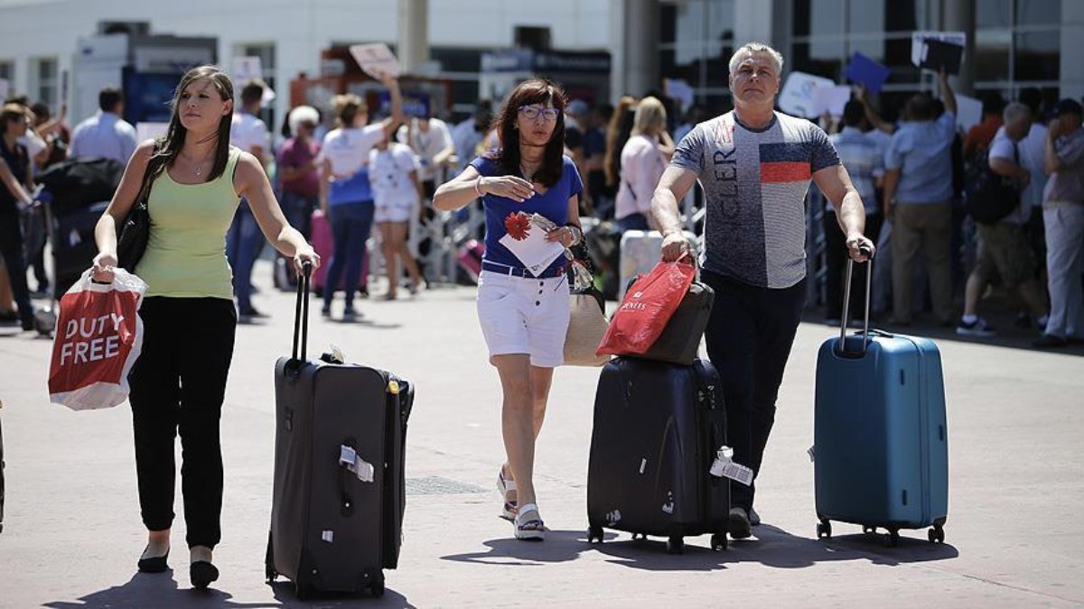 SON DAKİKA! Türkiye, 10 ayda 54,6 milyon turist ağırladı