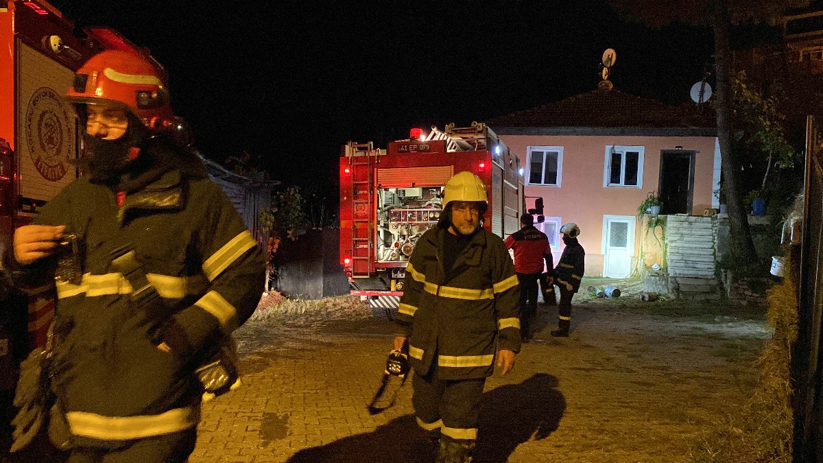 Kocaeli'de yaşlı kadın yangına uykuda yakalandı