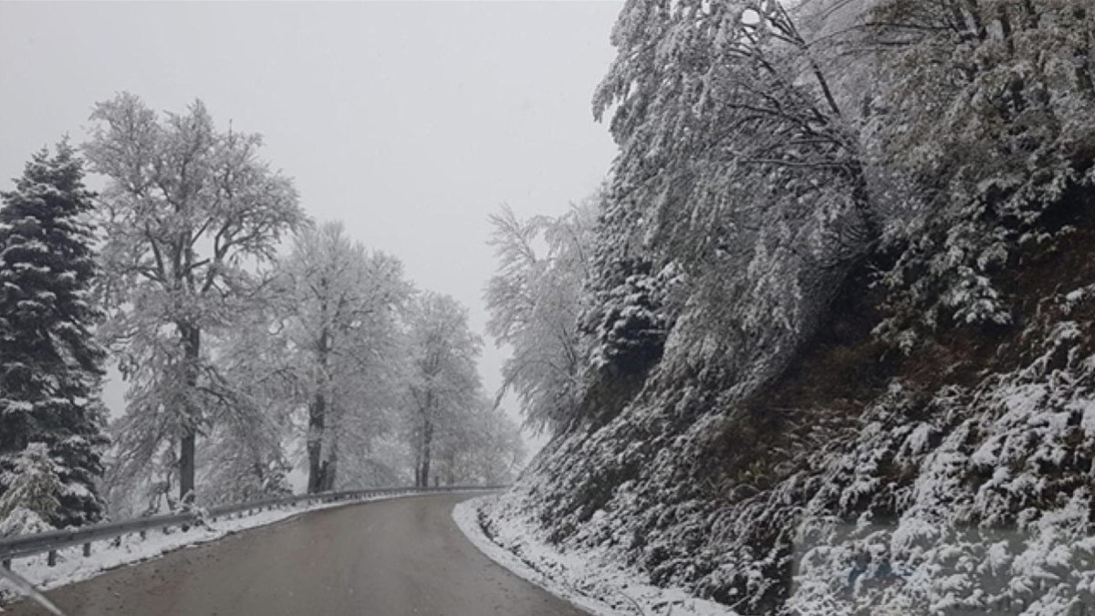 Bolu-Yedigöller yolu kapatıldı