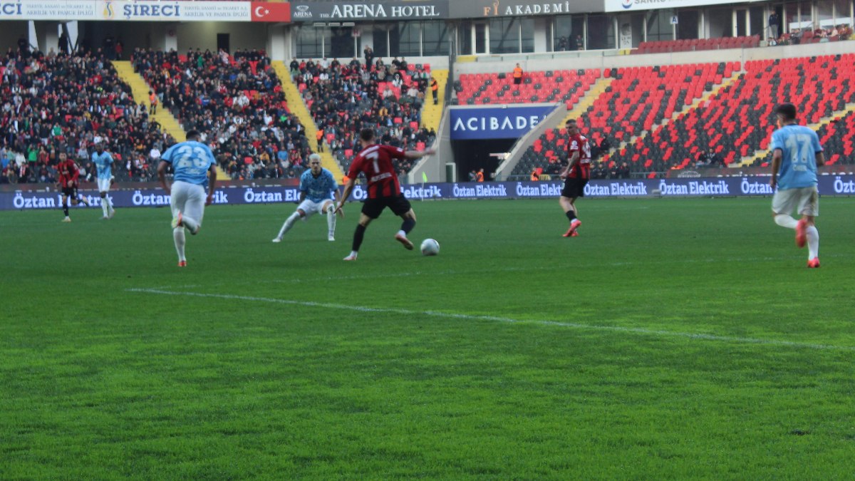 Gaziantep FK, sahasında Başakşehir'i yendi