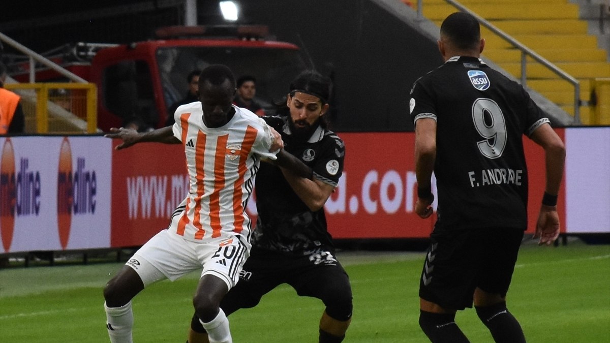 Adanaspor ile Sakaryaspor berabere kaldı