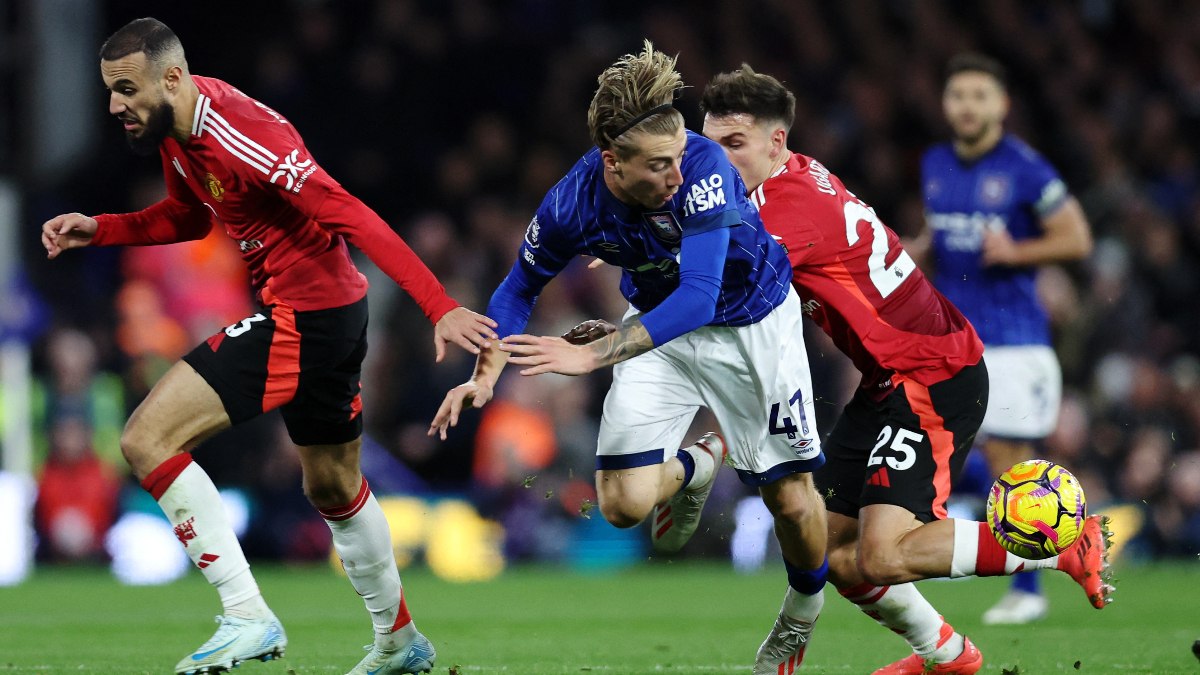 Manchester United, Ipswich Town engelini aşamadı