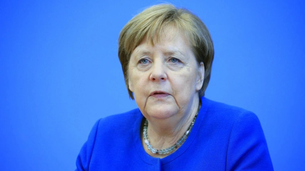 Angela Merkel: Putin'i engellemek için mümkün olan her şeyi yapmalıyız