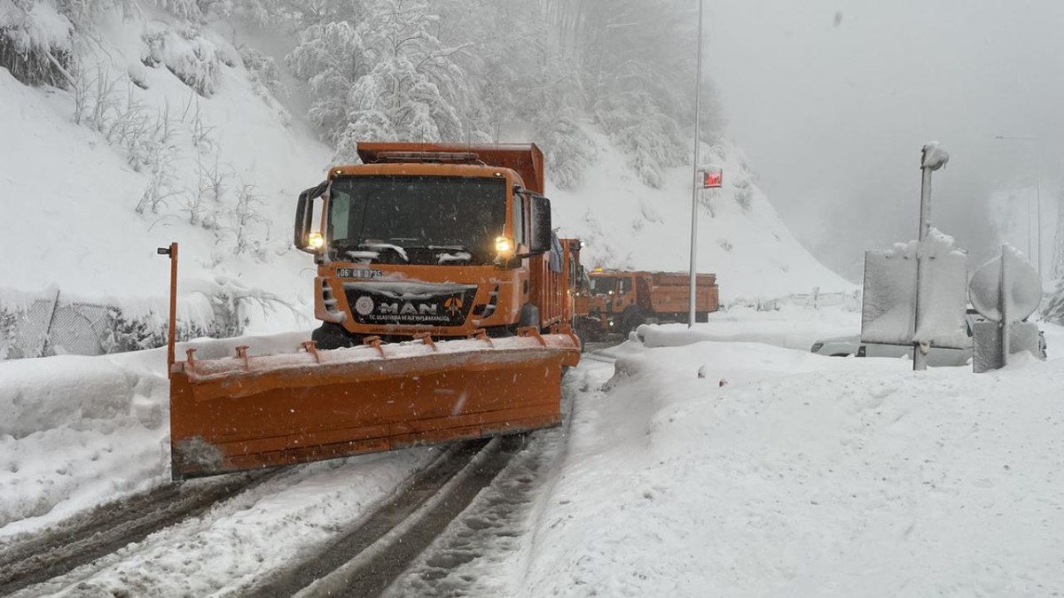 Kayseri-Sivas kara yolu yeniden ulaşıma açıldı