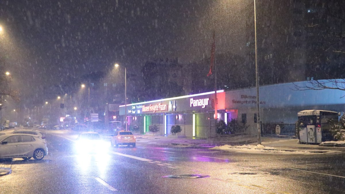 Ankara’da kar yağışı gece boyu devam etti