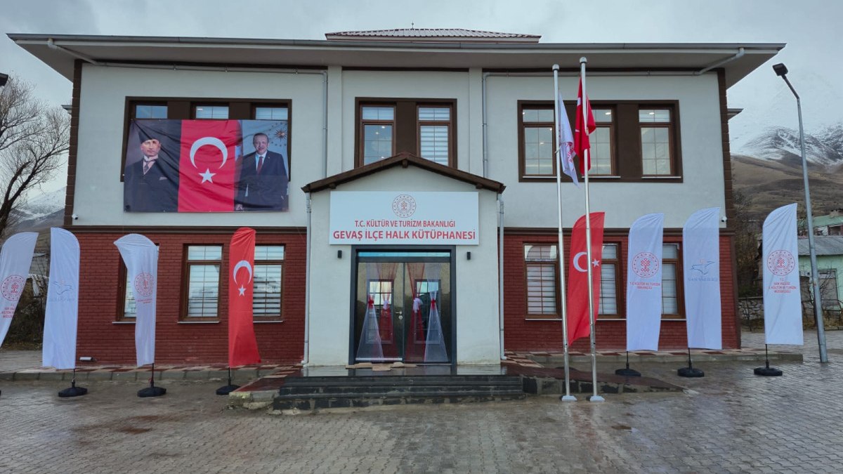 Van'da Gevaş İlçe Halk Kütüphanesi hizmete sunuldu