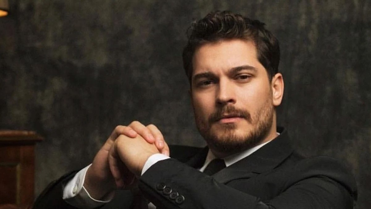 Çağatay Ulusoy ekranlara dönüyor! O projeyle reytinglerin tozunu attıracak…