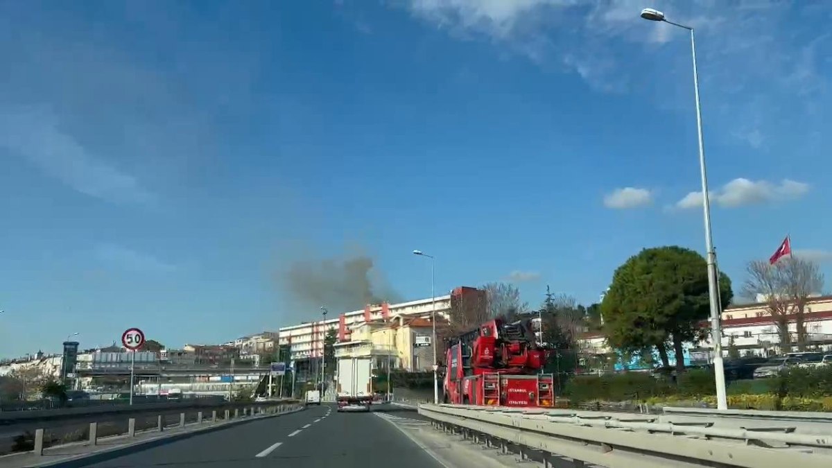 SON DAKİKA! İstanbul Eğitim ve Araştırma Hastanesi'nde yangın: İtfaiye olay yerinde