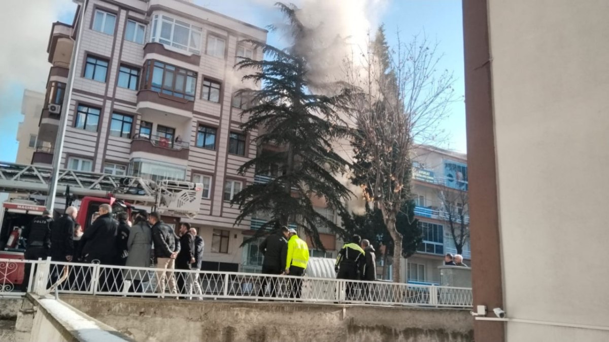 Çorum'da mahalleyi havaya uçurmakla tehdit etmişti: Ateşe verdiği evinde öldü