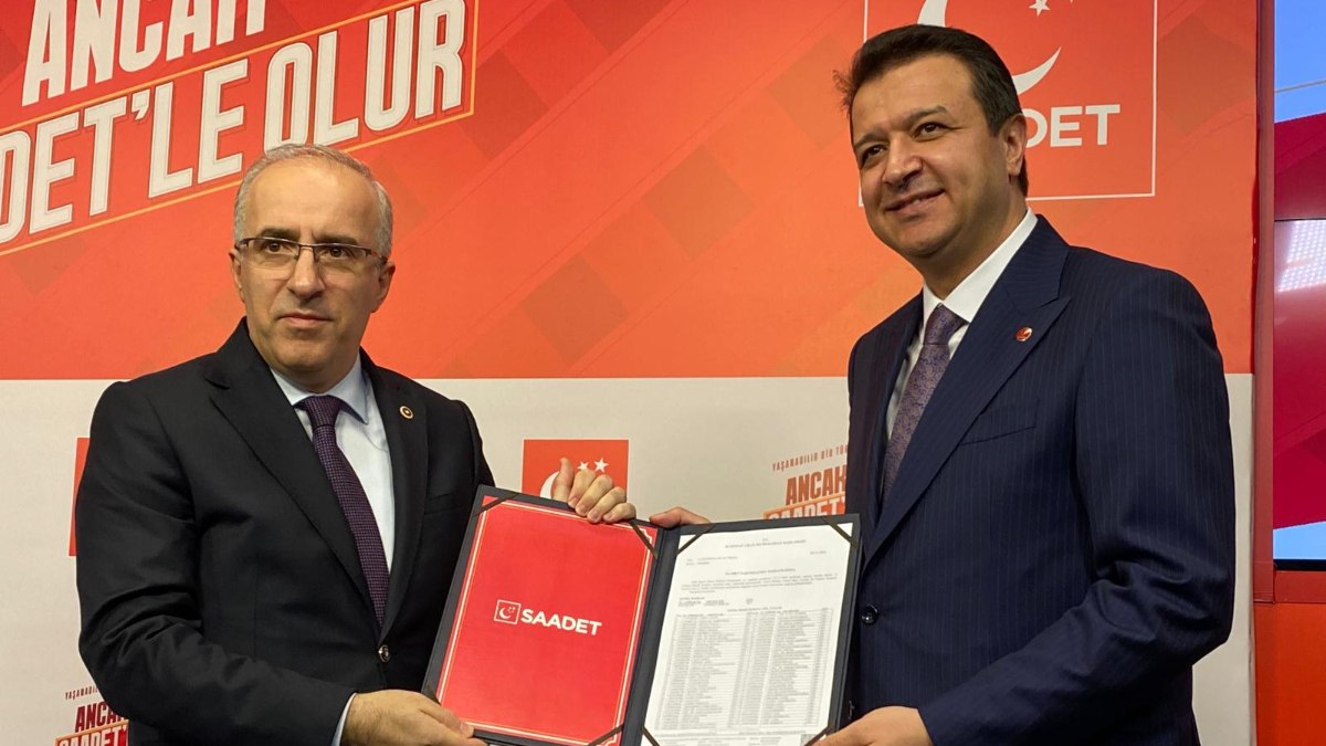 Saadet Partisi Genel Başkanı Mahmut Arıkan mazbatasını aldı