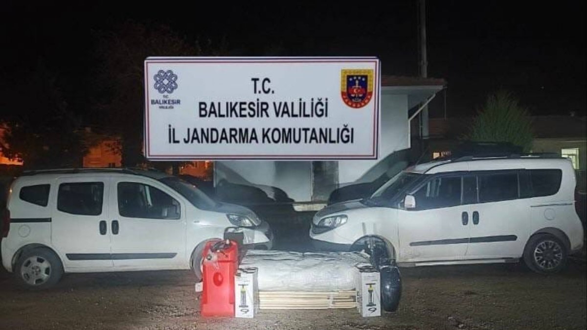 Balıkesir'de 47 düzensiz göçmen yakalandı