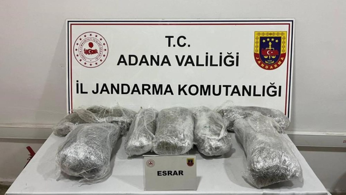 Adana'da otomobilden uyuşturucu çıktı