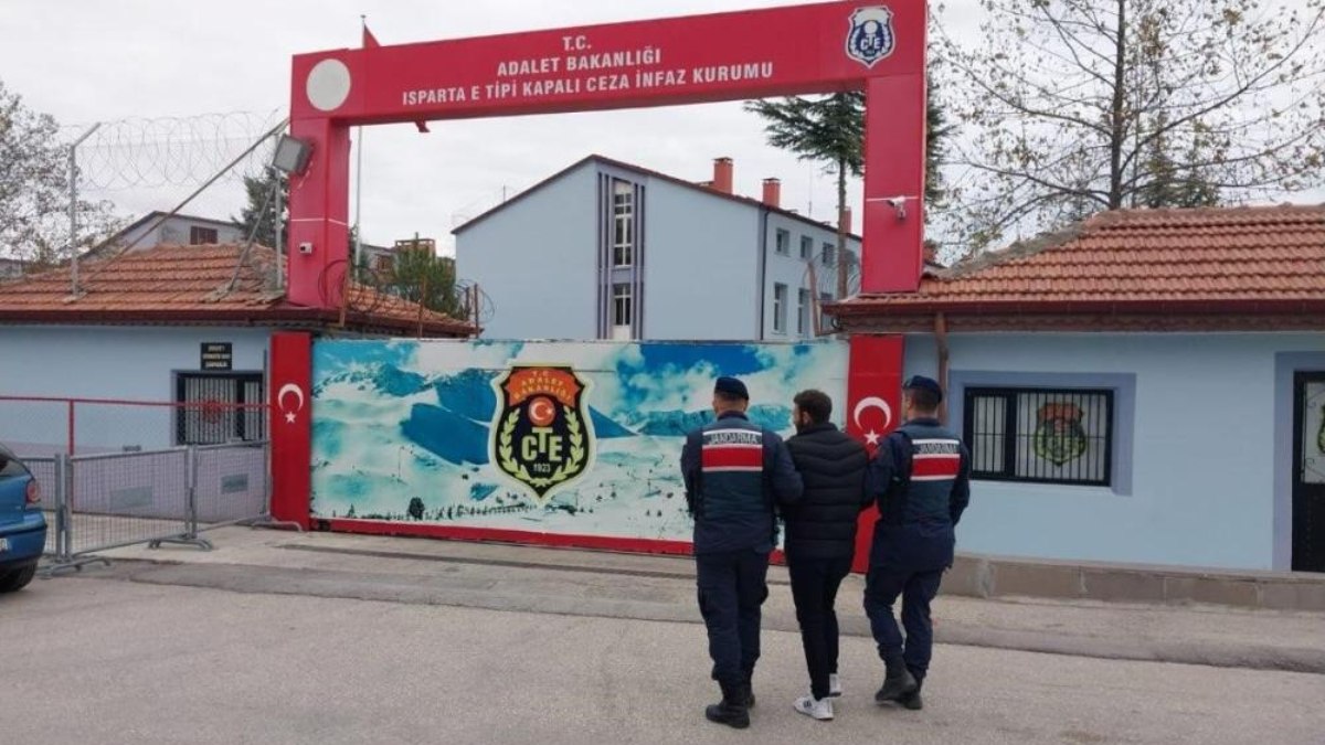 Isparta'da hapis cezası bulunan zehir taciri yakalandı