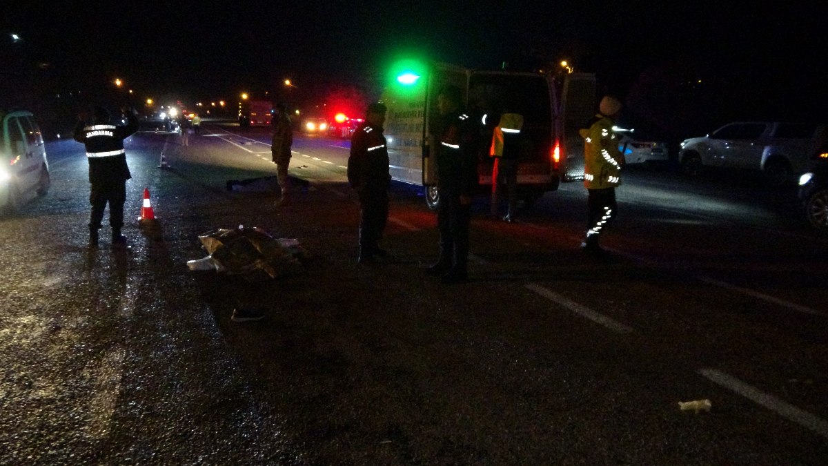 Malatya'da yolun karşısına geçmeye çalışanlara çarpıp kaçtı: 2 ölü 1 yaralı