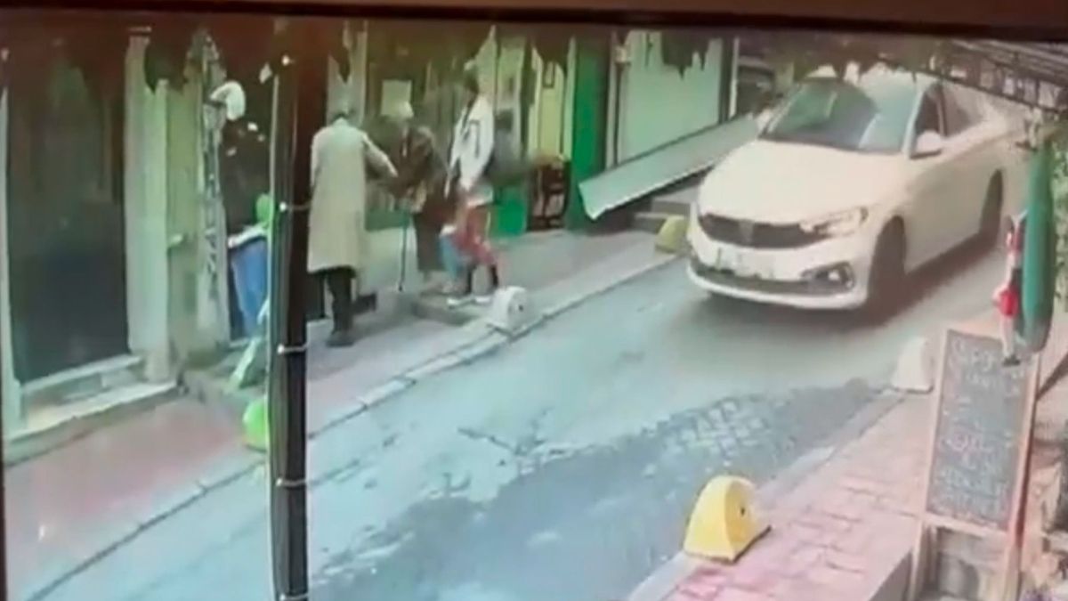İstanbul’da oğlu tarafından katledildi