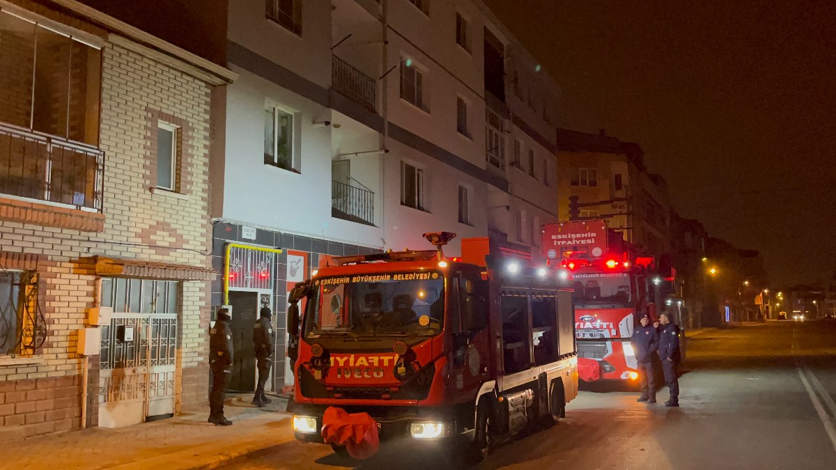 Eskişehir'de yangın çıkan evde 1 kadın ve 2 kedi ölü bulundu